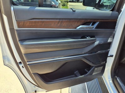 2023 Jeep Grand Wagoneer BASE