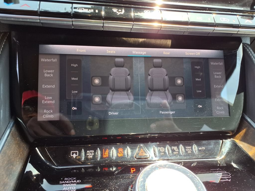 2023 Jeep Grand Wagoneer BASE