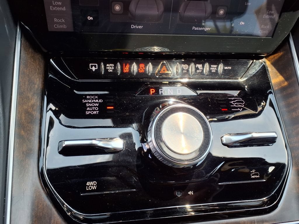 2023 Jeep Grand Wagoneer BASE