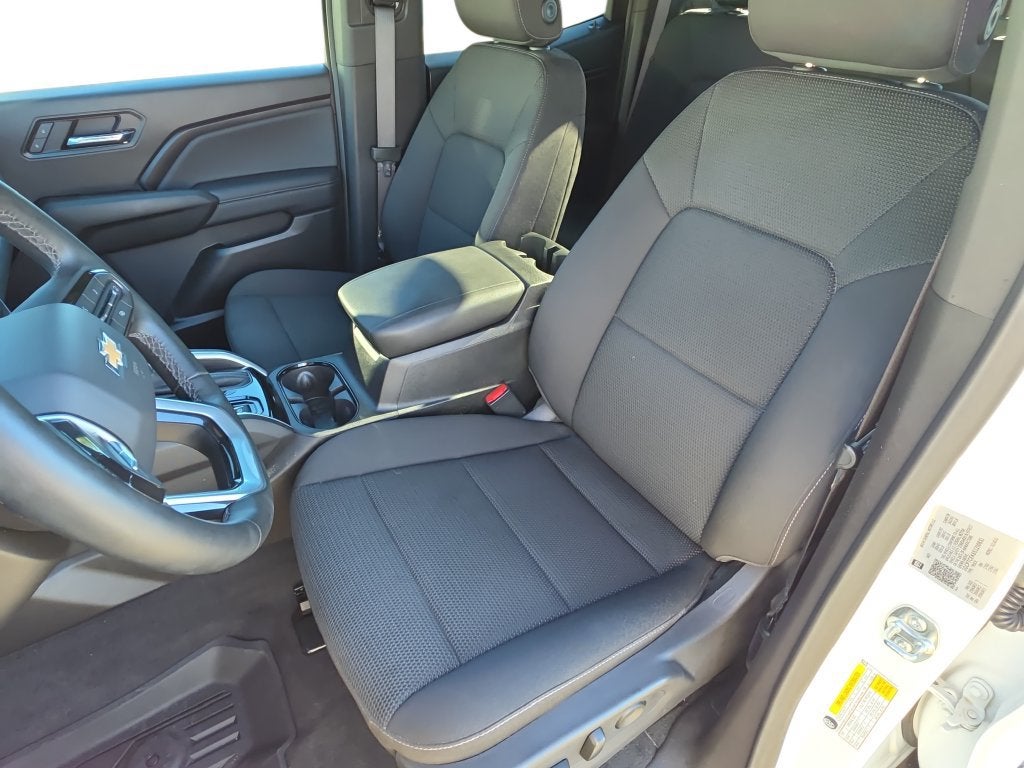 2025 Chevrolet Colorado WT/LT