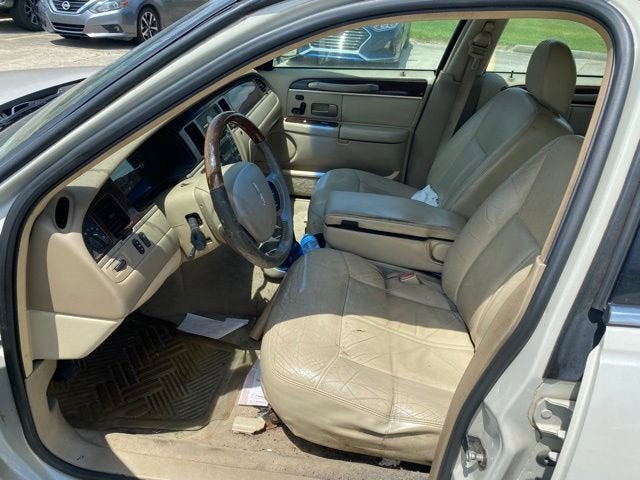 2006 Lincoln Town Car Signature Limited