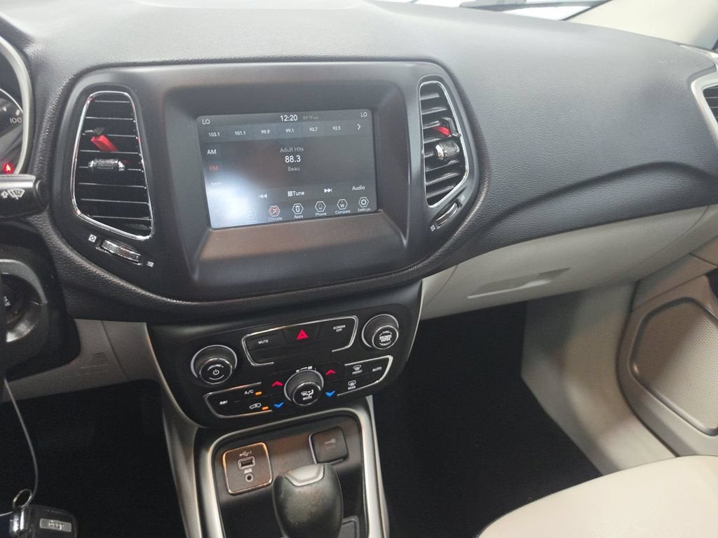 2019 Jeep Compass Latitude w/Sun/Wheel Pkg