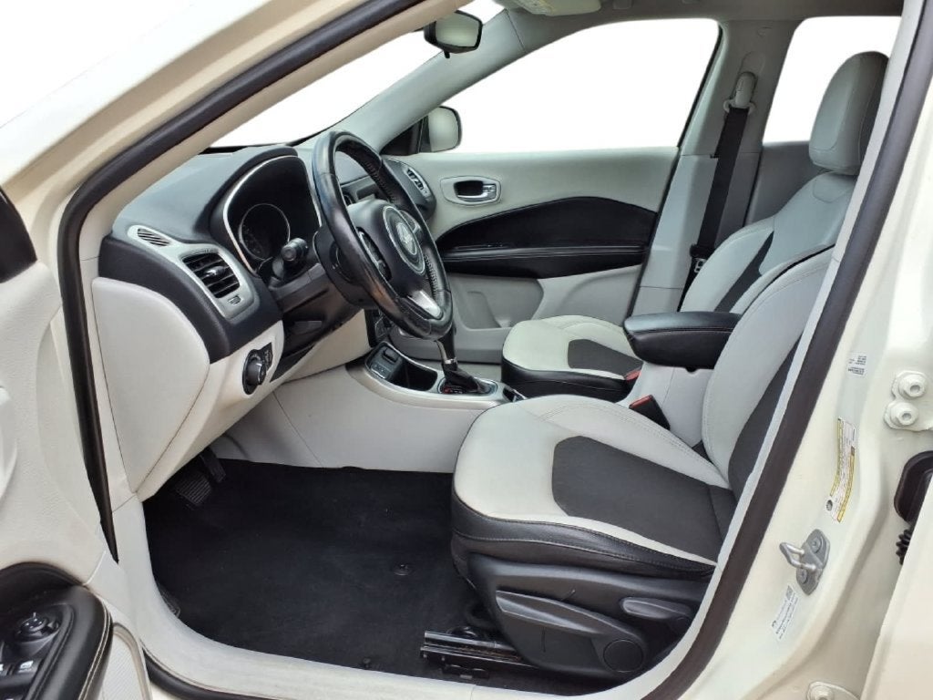 2019 Jeep Compass Latitude w/Sun/Wheel Pkg