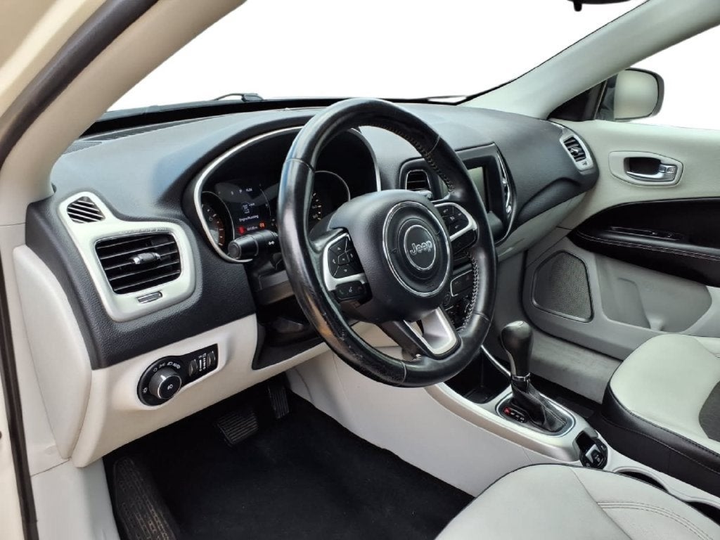 2019 Jeep Compass Latitude w/Sun/Wheel Pkg