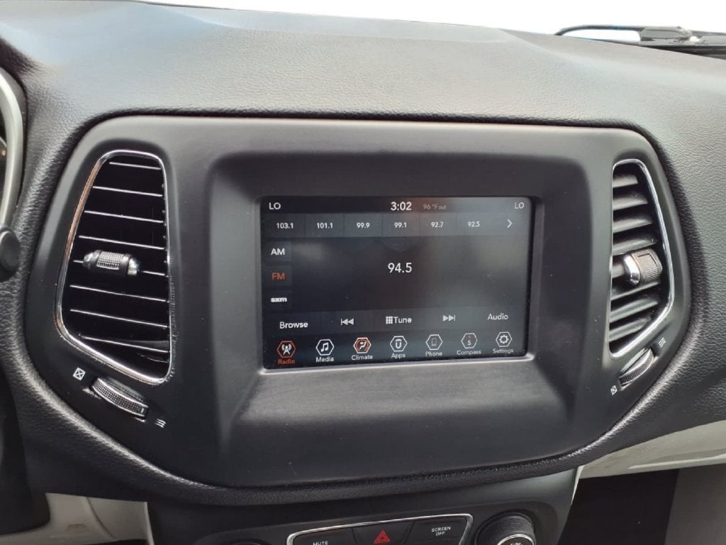 2019 Jeep Compass Latitude w/Sun/Wheel Pkg