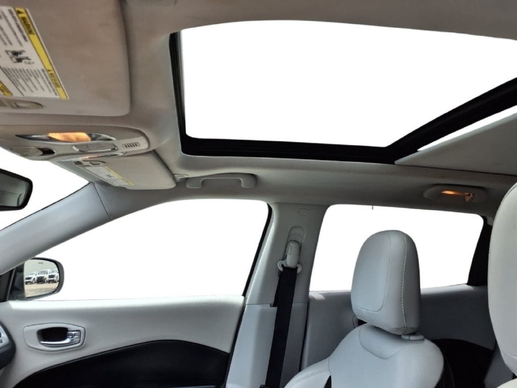 2019 Jeep Compass Latitude w/Sun/Wheel Pkg