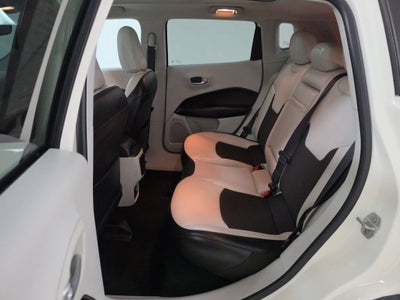 2019 Jeep Compass Latitude w/Sun/Wheel Pkg