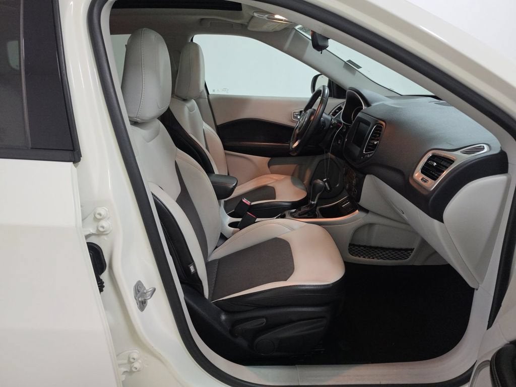 2019 Jeep Compass Latitude w/Sun/Wheel Pkg