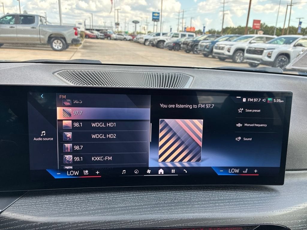 2025 BMW 3 Series 330i
