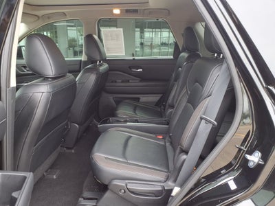 2022 Nissan Pathfinder SL
