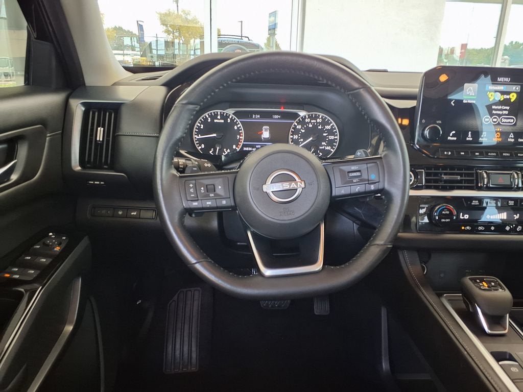 2023 Nissan Pathfinder SL