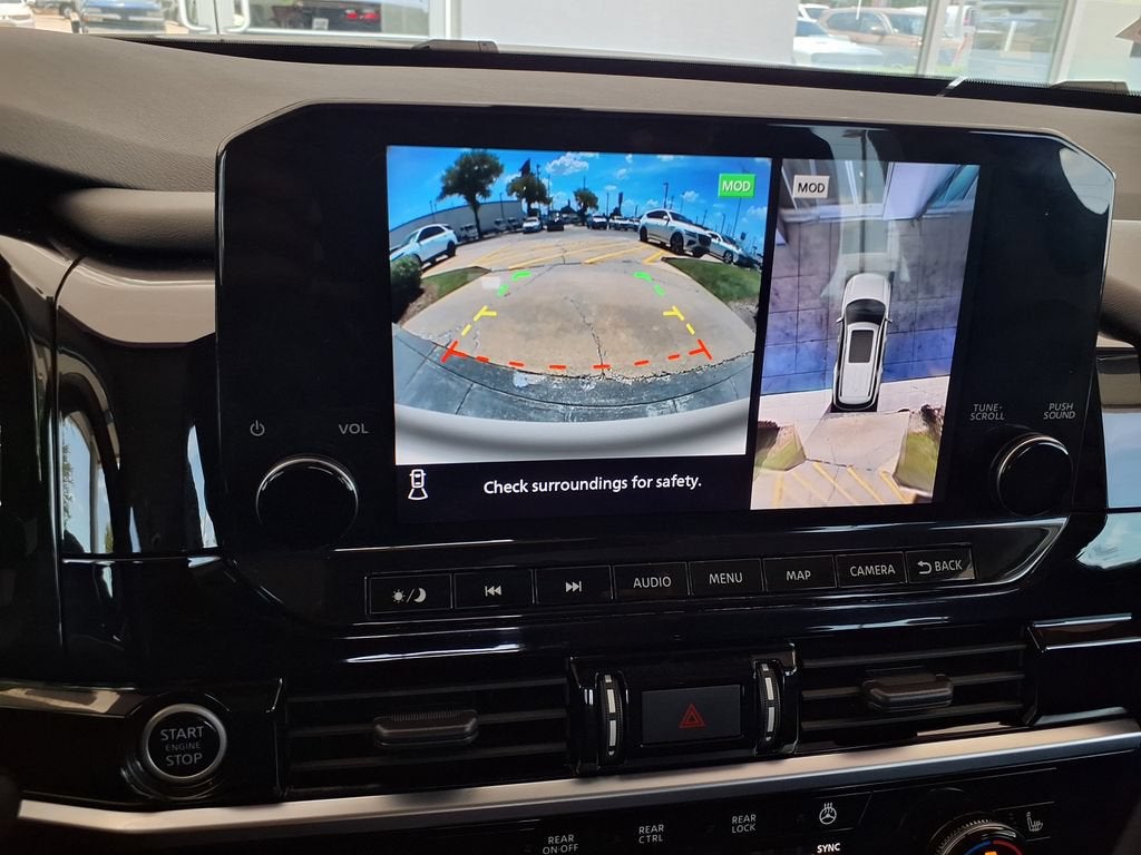 2023 Nissan Pathfinder SL