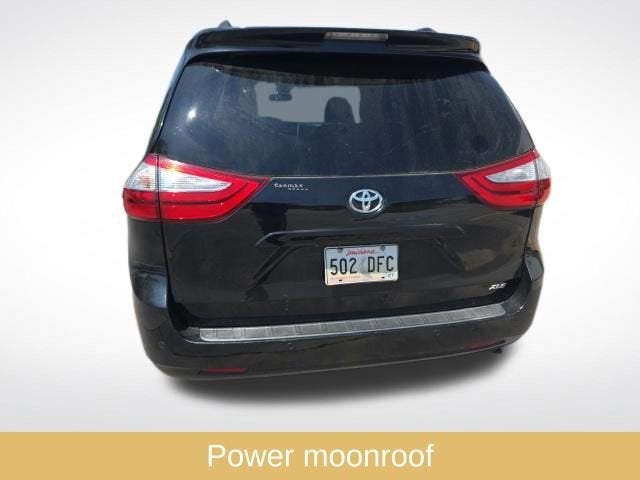 2016 Toyota Sienna XLE