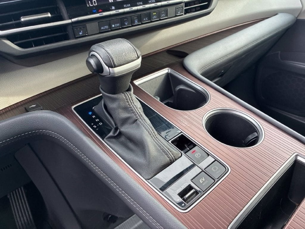 2024 Toyota Sienna XLE