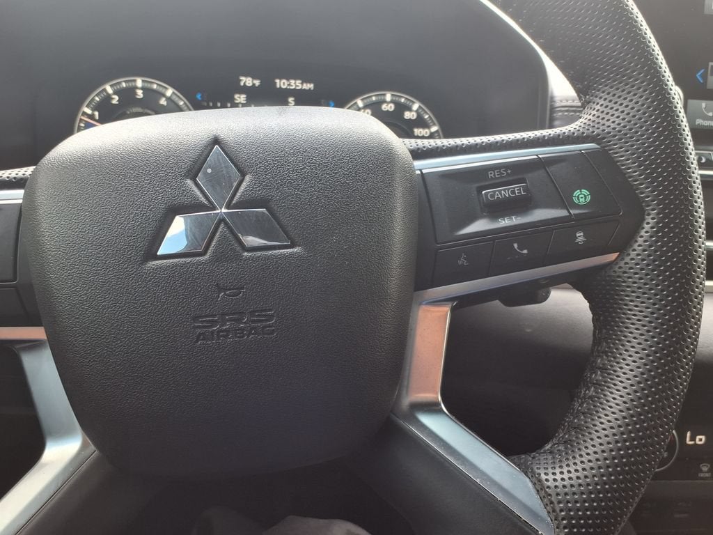 2023 Mitsubishi Outlander SE