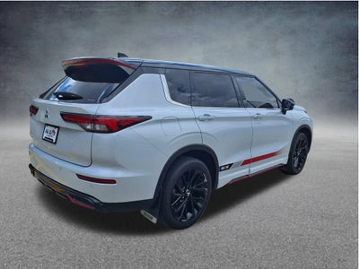 2023 Mitsubishi Outlander SE