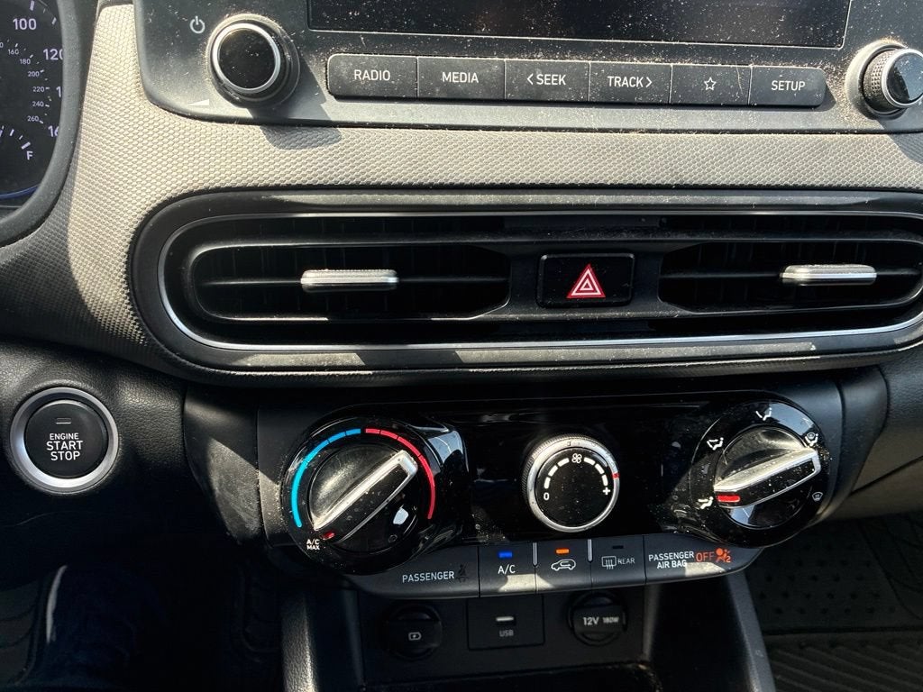 2022 Hyundai KONA SEL