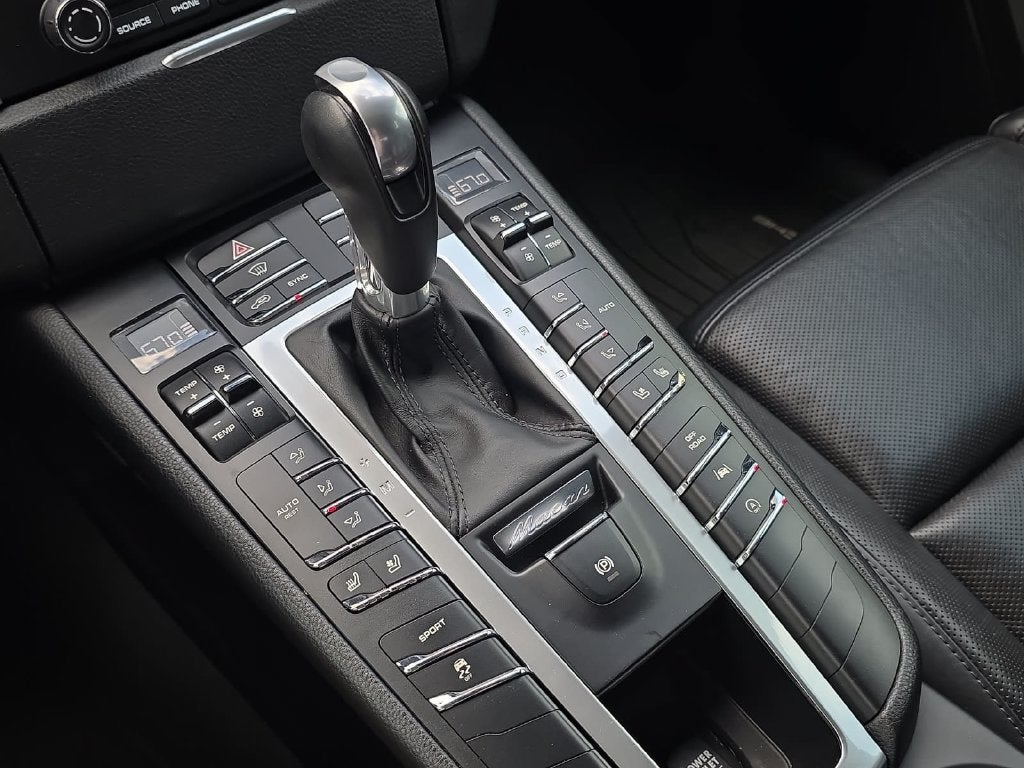 2018 Porsche Macan NA
