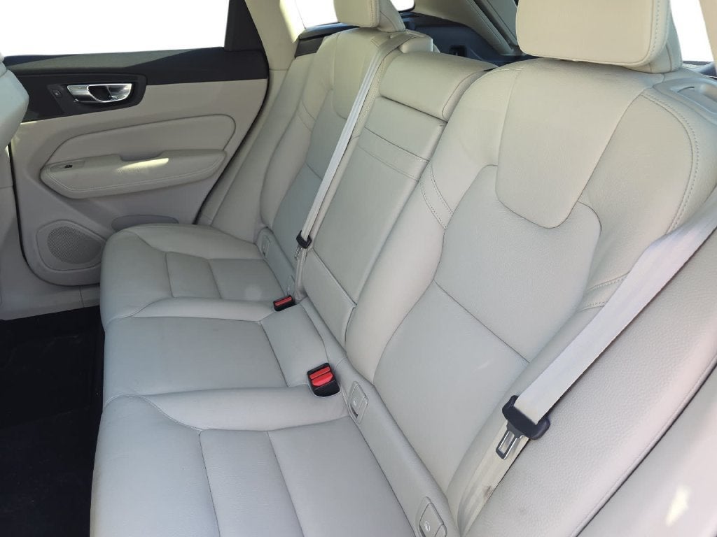 2021 Volvo XC60 Momentum
