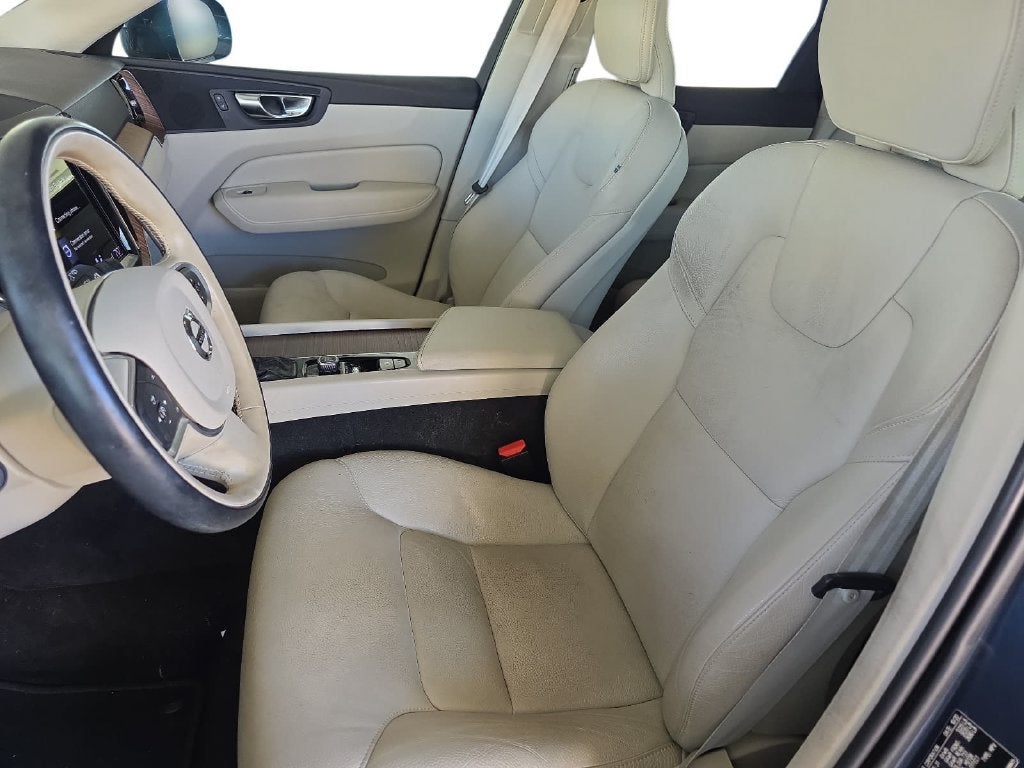 2021 Volvo XC60 Momentum