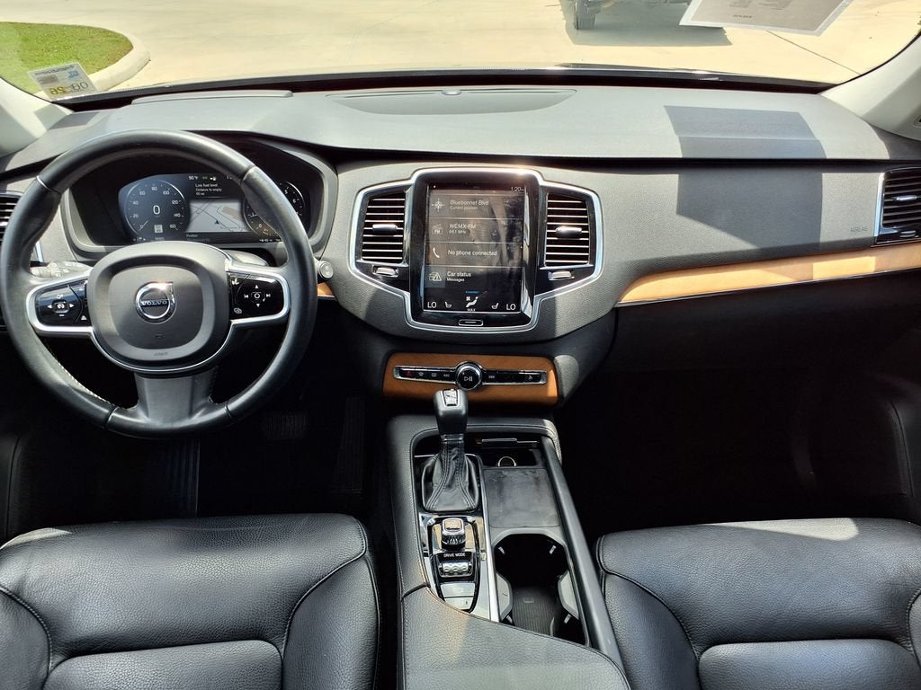 2021 Volvo XC90 Momentum