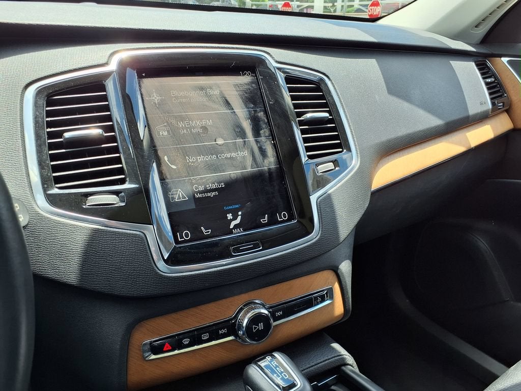 2021 Volvo XC90 Momentum