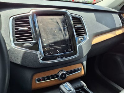 2021 Volvo XC90 Momentum