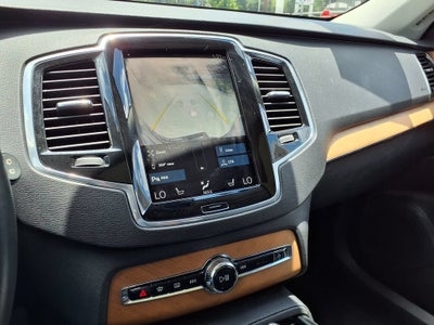 2021 Volvo XC90 Momentum