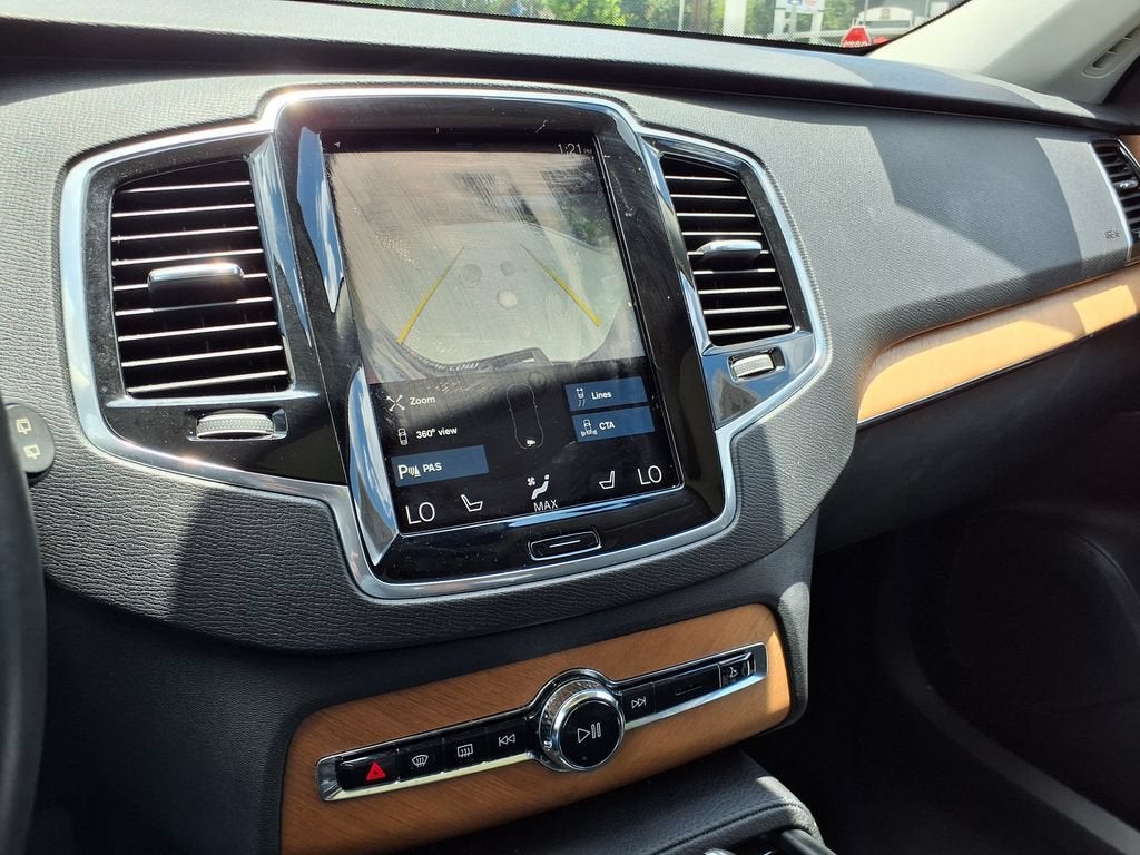 2021 Volvo XC90 Momentum