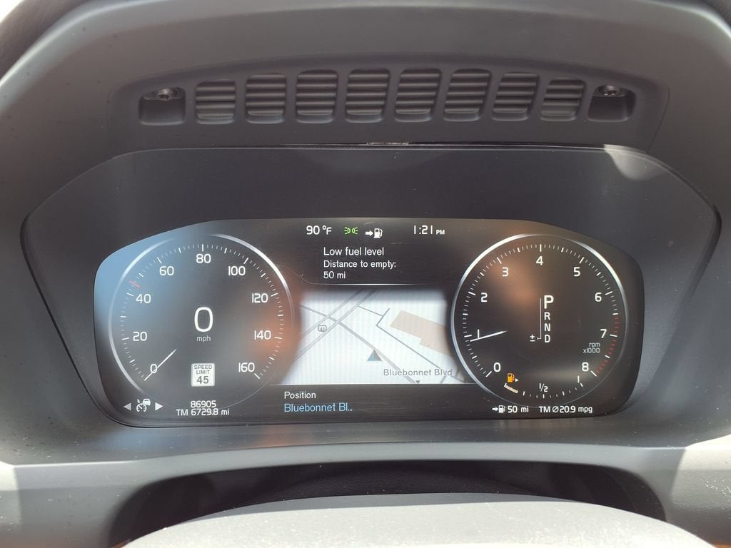 2021 Volvo XC90 Momentum