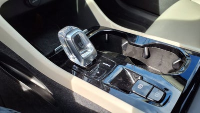 2023 Volvo XC40 Ultimate Bright Theme