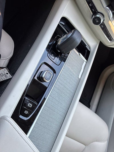 2025 Volvo XC60 Plus