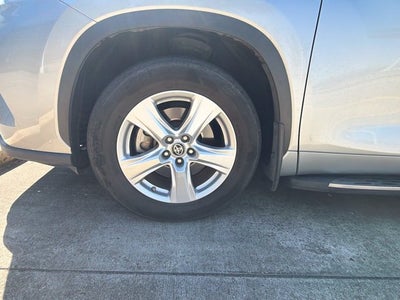 2022 Toyota Highlander LE