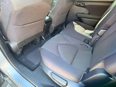 2022 Toyota Highlander LE