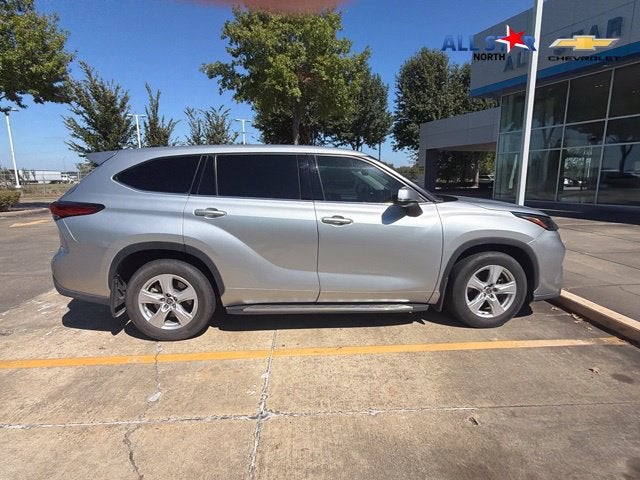 2022 Toyota Highlander LE