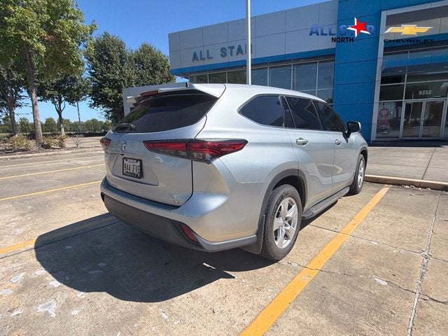 2022 Toyota Highlander LE
