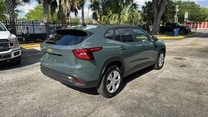 2025 Chevrolet Trax LS