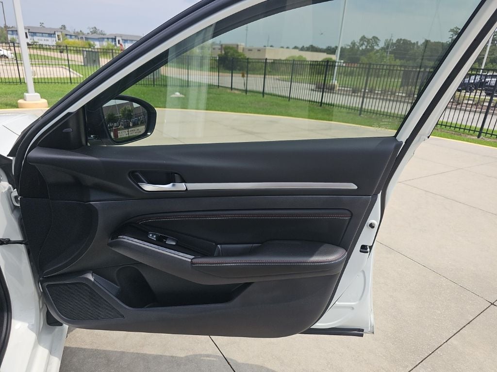 2023 Nissan Altima 2.0 SR