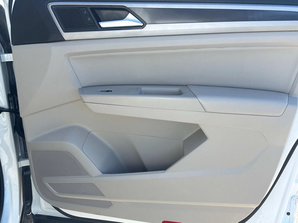 2021 Volkswagen Atlas 3.6L V6 SE w/Technology R-Line