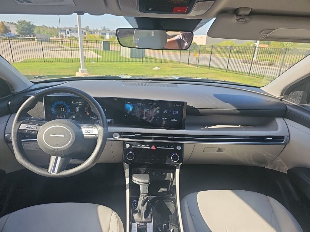 2025 Hyundai TUCSON SEL