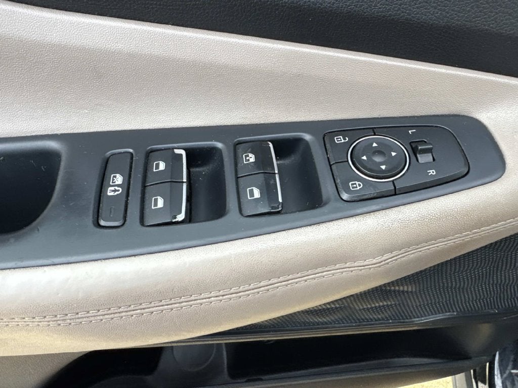 2022 Hyundai SANTA FE SE
