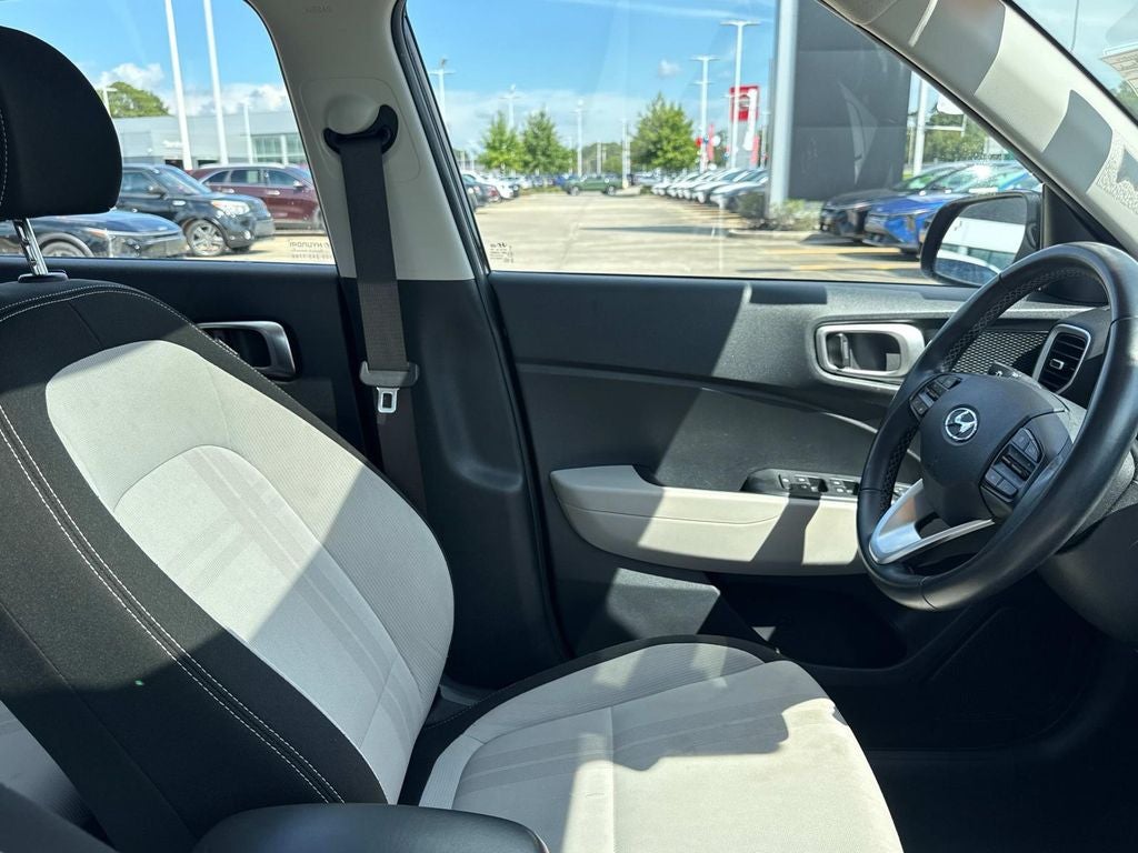 2025 Hyundai VENUE SEL