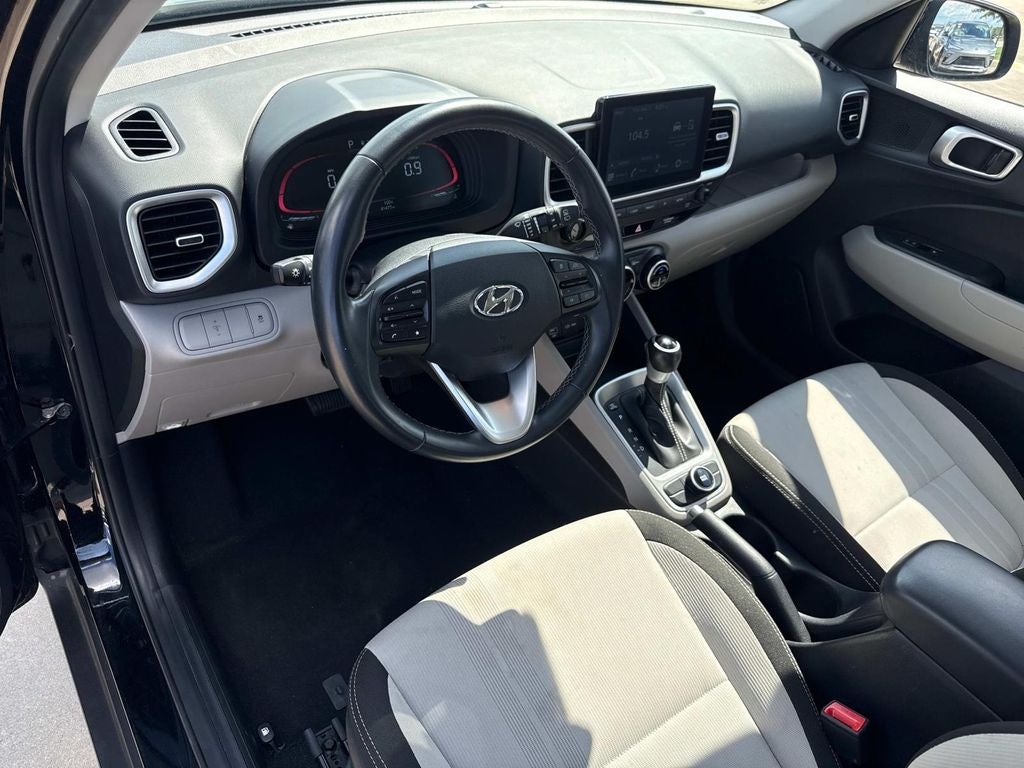 2025 Hyundai VENUE SEL