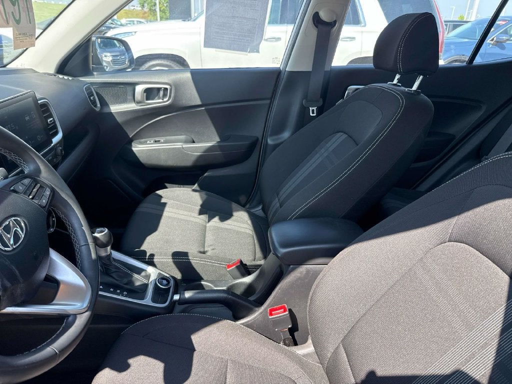 2025 Hyundai VENUE SEL