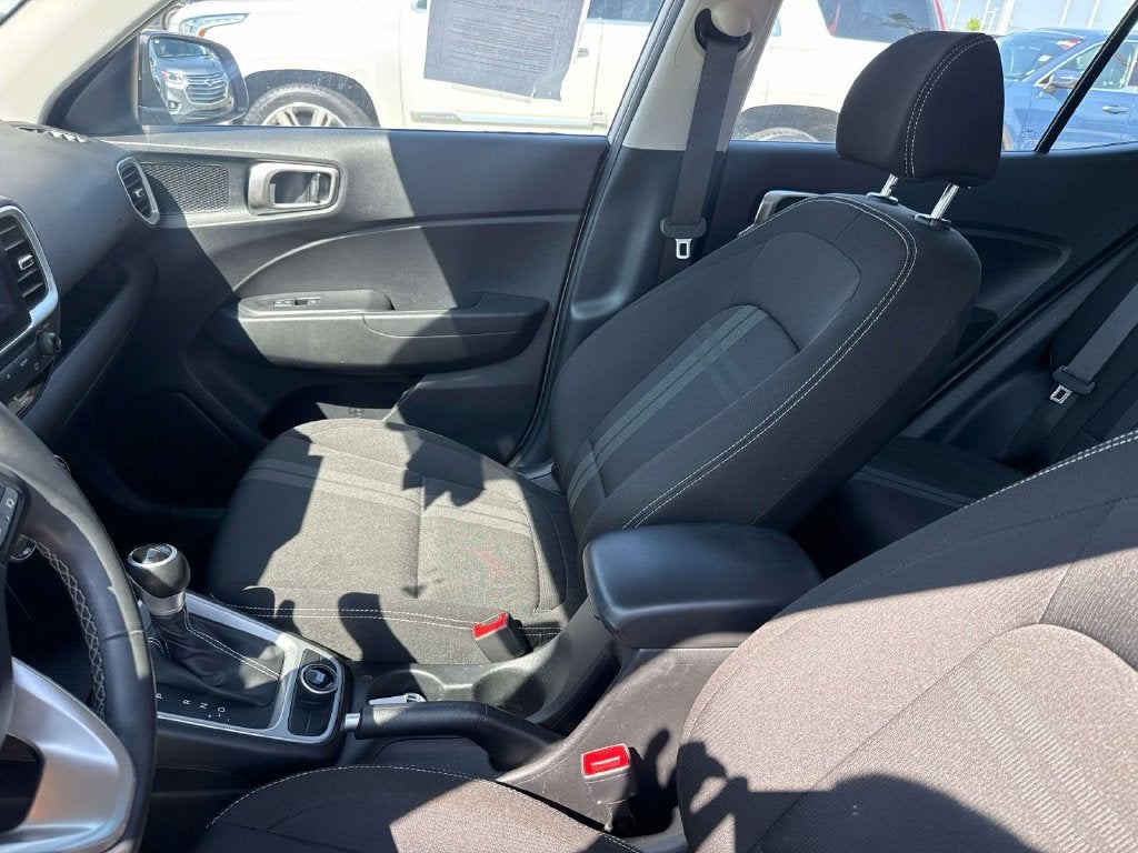 2025 Hyundai VENUE SEL
