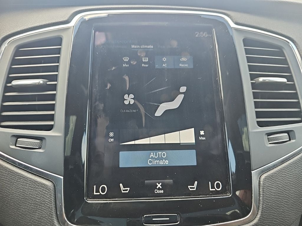 2020 Volvo XC90 T6 Momentum