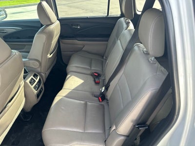 2019 Honda Pilot EX-L w/Navigation and Rear Entertainment System