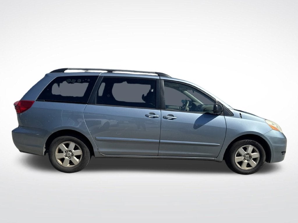2010 Toyota Sienna LE