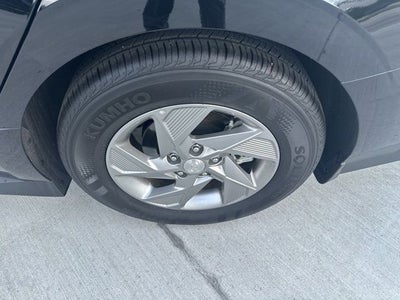 2025 Hyundai SONATA SE