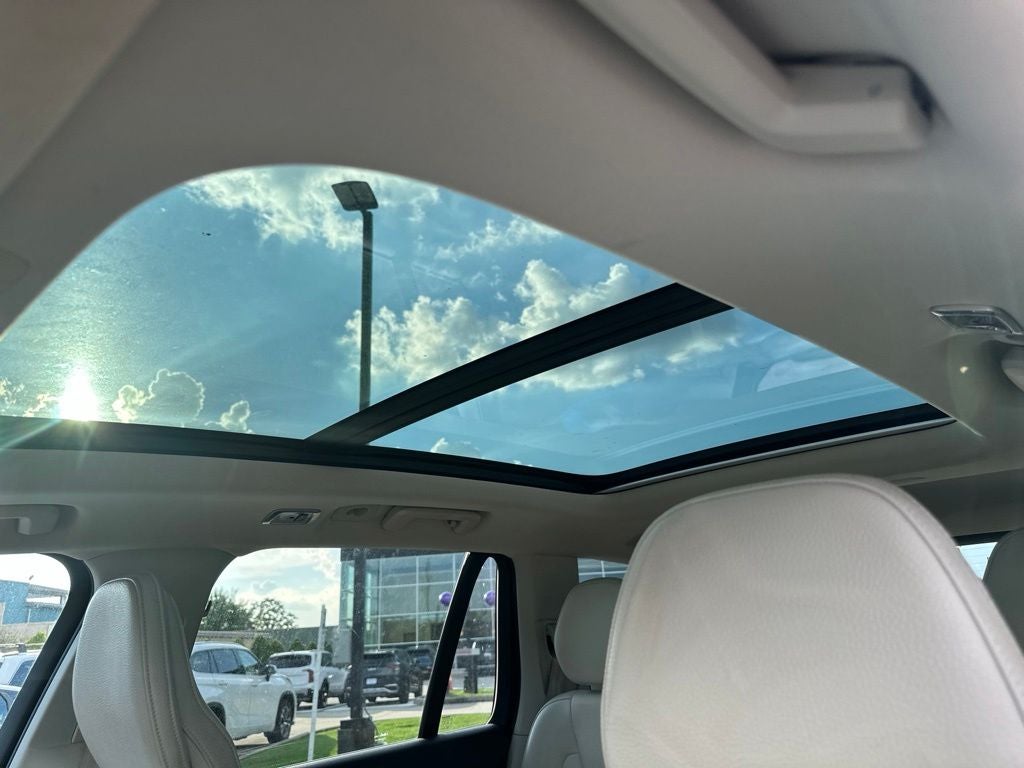 2019 Volvo XC90 T5 Momentum